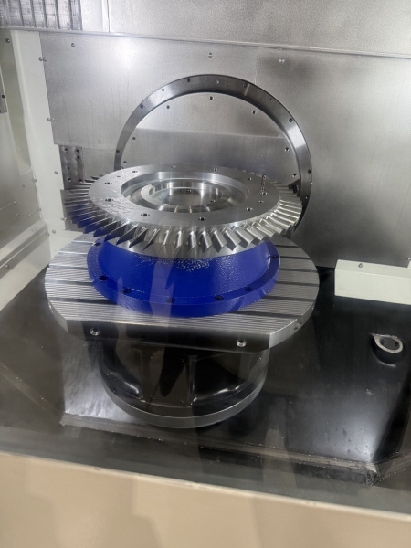 CFM63 пятиосевой высокоскоростной вертикально-фрезерный обрабатывающий центр