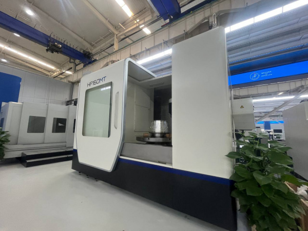 HF160M пятиосевой горизонтально-фрезерный обрабатывающий центр